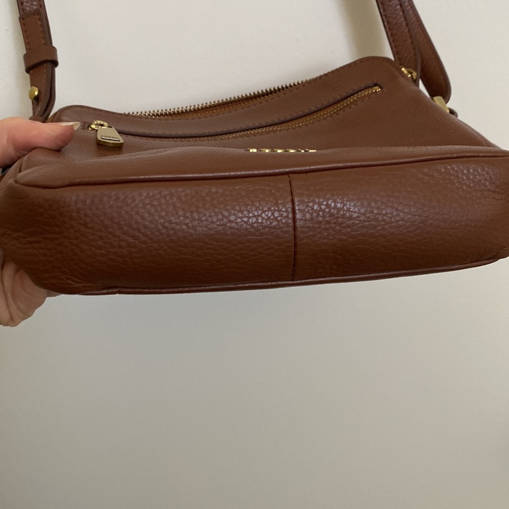 Brown leather Fossil crossbody purse - Picture 8 of 13